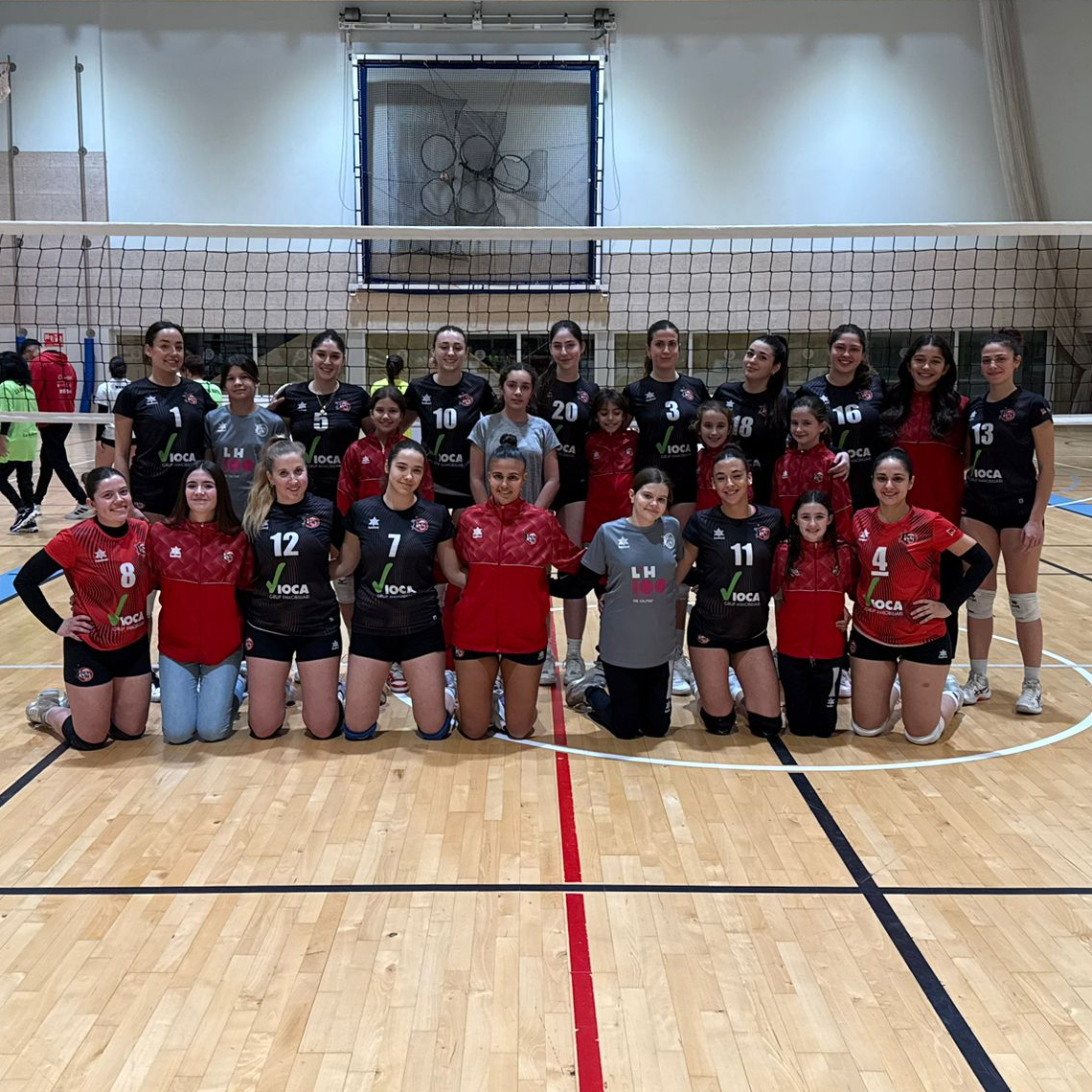 El Vioca Grup.Inmob.CEV L'Hospitalet esclata amb un triomf incontestable i es reactiva en la classificació